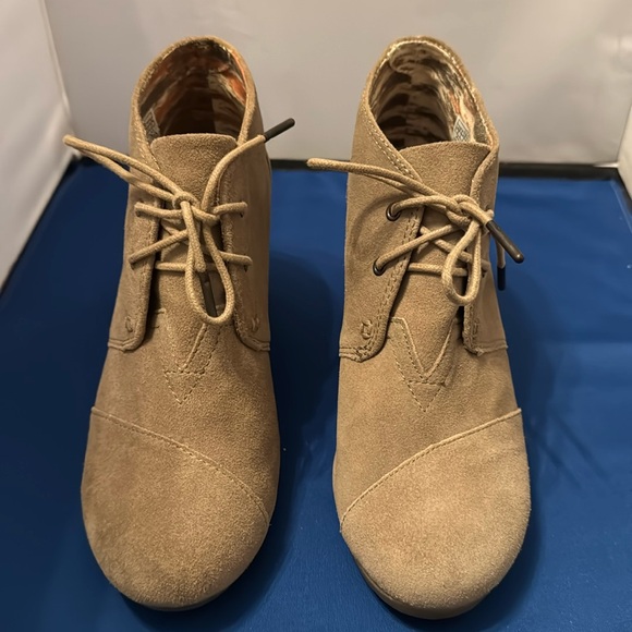 Toms Shoes - Tom’s boots women’s size 8